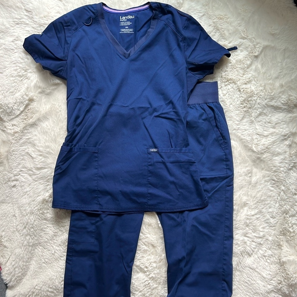 Landau navy scrubs set